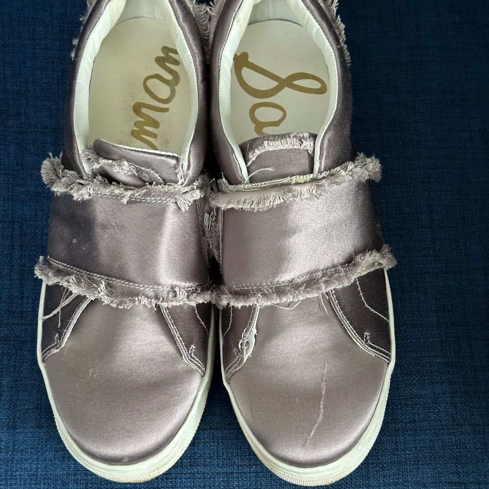 SAM EDELMAN sneakers in silky Metallic Gray.  9M